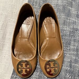 Tory Burch Reva Tan Leather ballet flats - Size 7 rounded toe